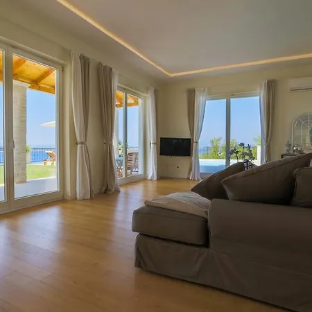 Avalon Villa *
