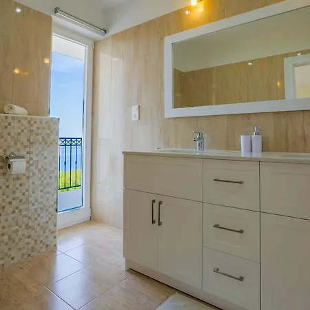 Avalon Villa