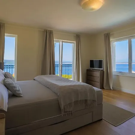 Avalon Villa *