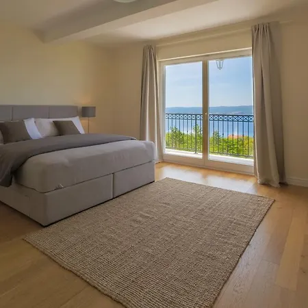 Avalon Villa *